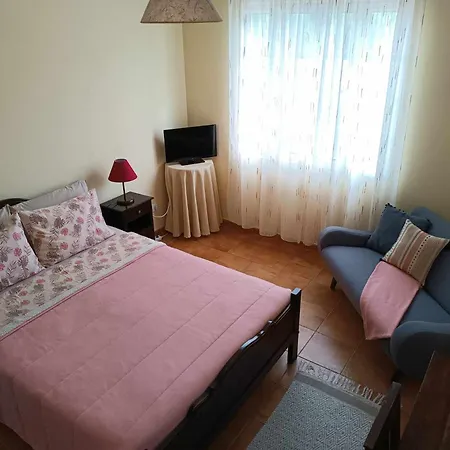 Em Casa Da Avo Ines