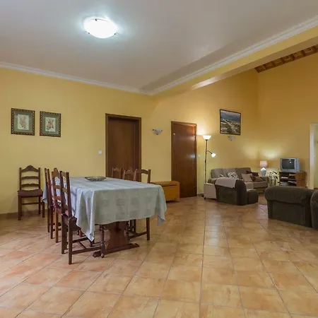Apartment Em Casa Da Avo Ines
