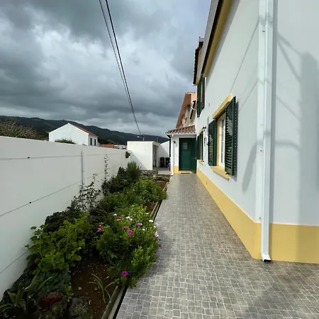 Em Casa Da Avo Ines