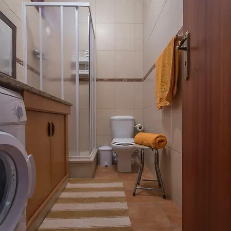 Em Casa Da Avo Ines